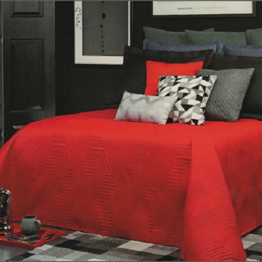 Reversible 3 Piece Quilted Bedspread Set Red & Black Embossed Design Queen King